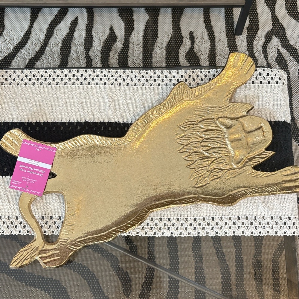 💎RARE/HTF💎🆕Viral/Sold Out Everywhere Ashland Metal Lion Tray